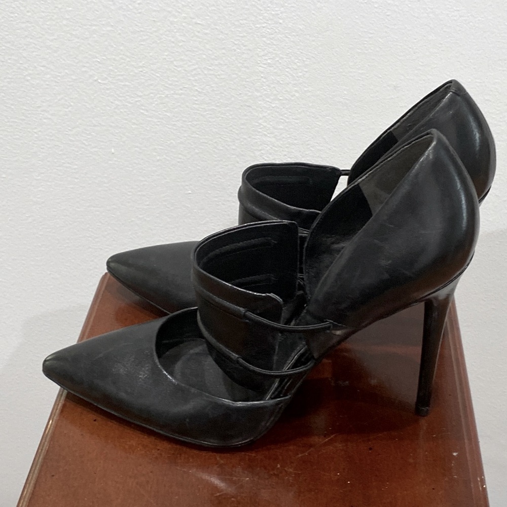 Kenneth Cole New York Water dress leather pumps. - Picture 3 of 12